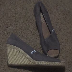 TOMS wedges
